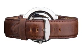 Daniel Wellington Tumepruun Classic Bristol nahkrihm hõbedase kinnitusega naiste käekelladele