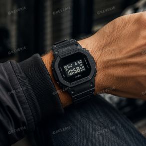 Must stealth G-SHOCK digitaalne kell 200M veekindlusega | DW-5600UBB-1ER
