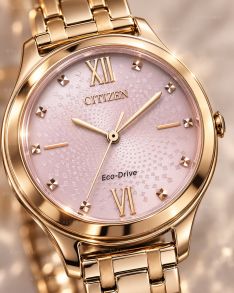 Citizen Eco-drive naiste käekell pärlmutter sihverplaadiga | Roosakullaga kaetud elegants kristall-tunnimarkeritega ja 180-päevase käiguvaruga | EM0503-75X