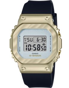 Kuldne digitaalne G-SHOCK naiste käekell drapeeritud metallist disainiga | GM-S5600BC-1ER