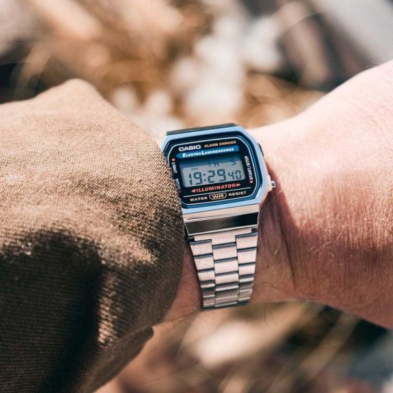 Retro terasest digitaalne kell ajatu välimusega | A168WA-1YES