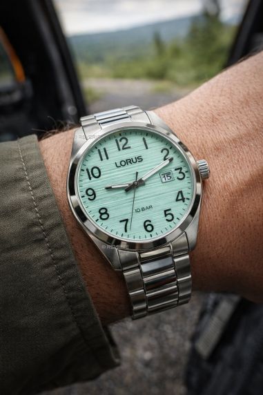 Lorus Rippled Turquoise 39mm